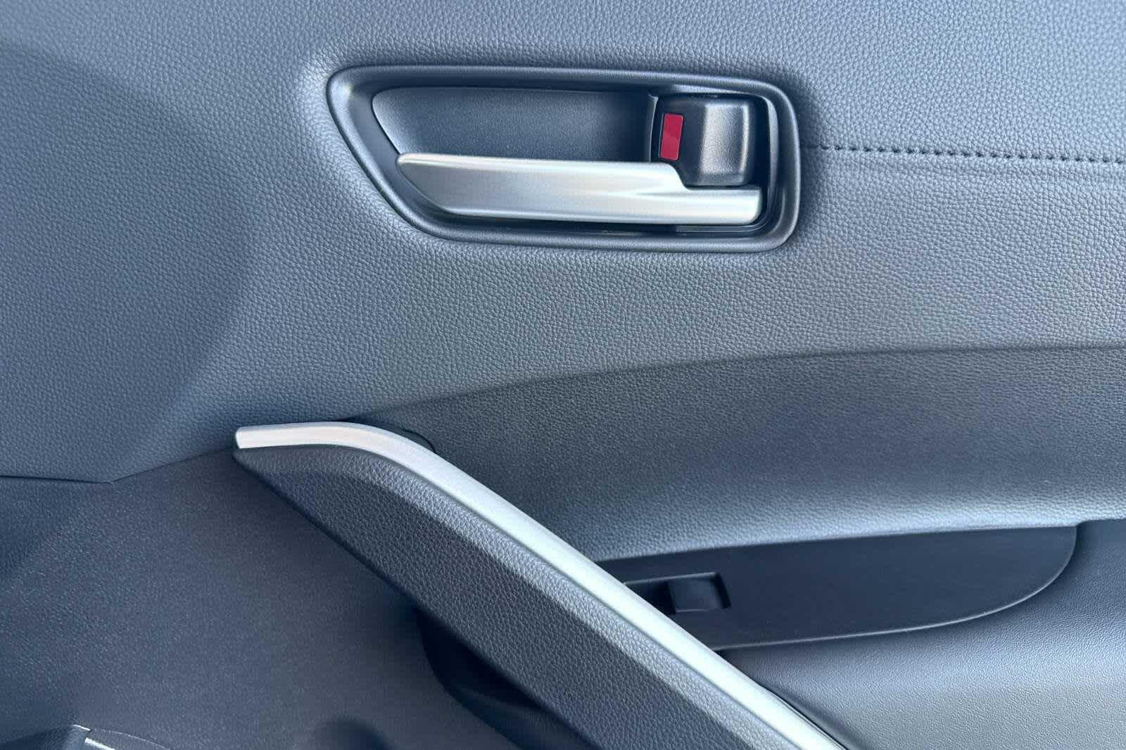 2025 Toyota Corolla Cross XSE 19