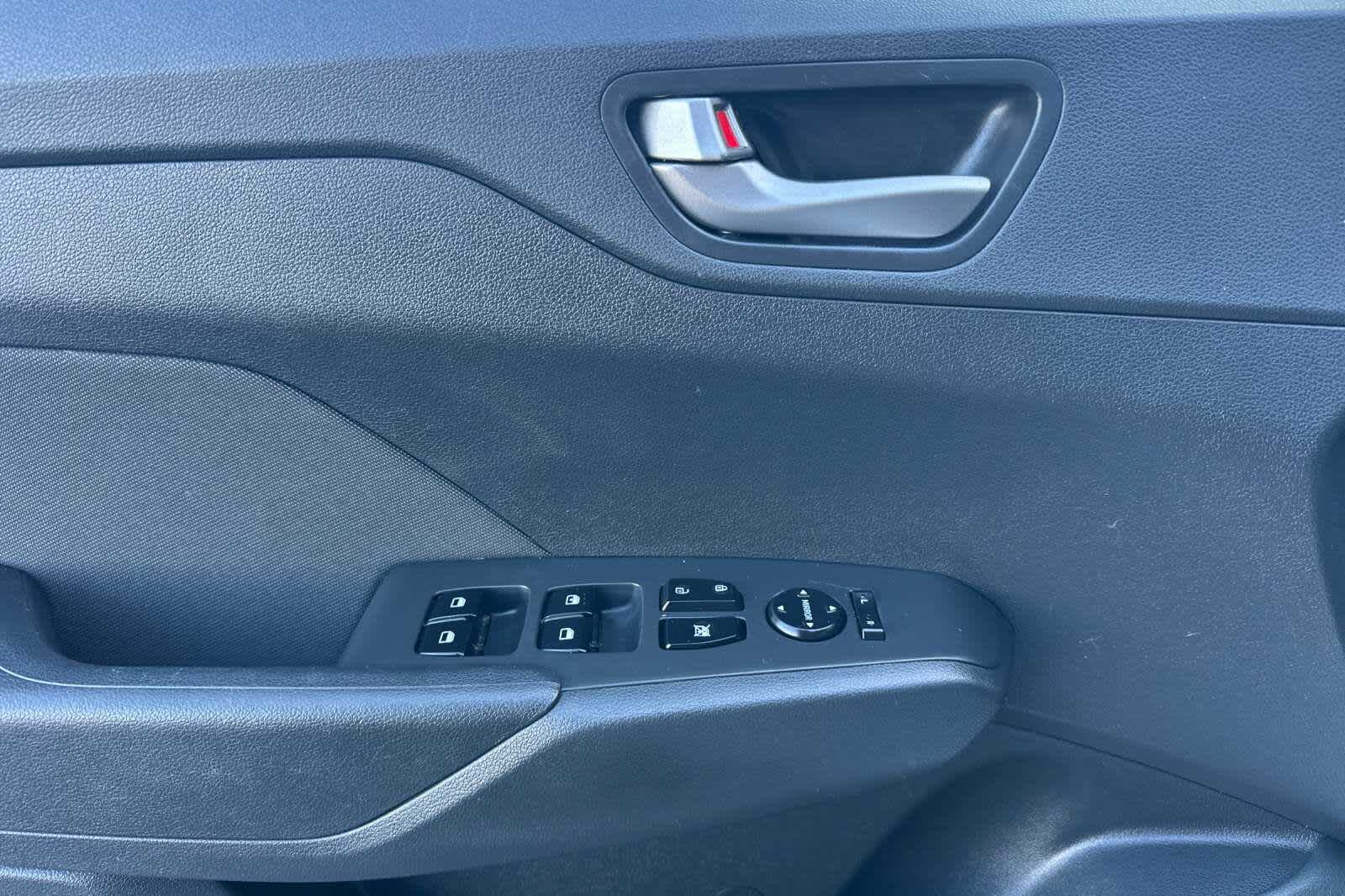 Thumbnail: 2021 Hyundai Accent - 12