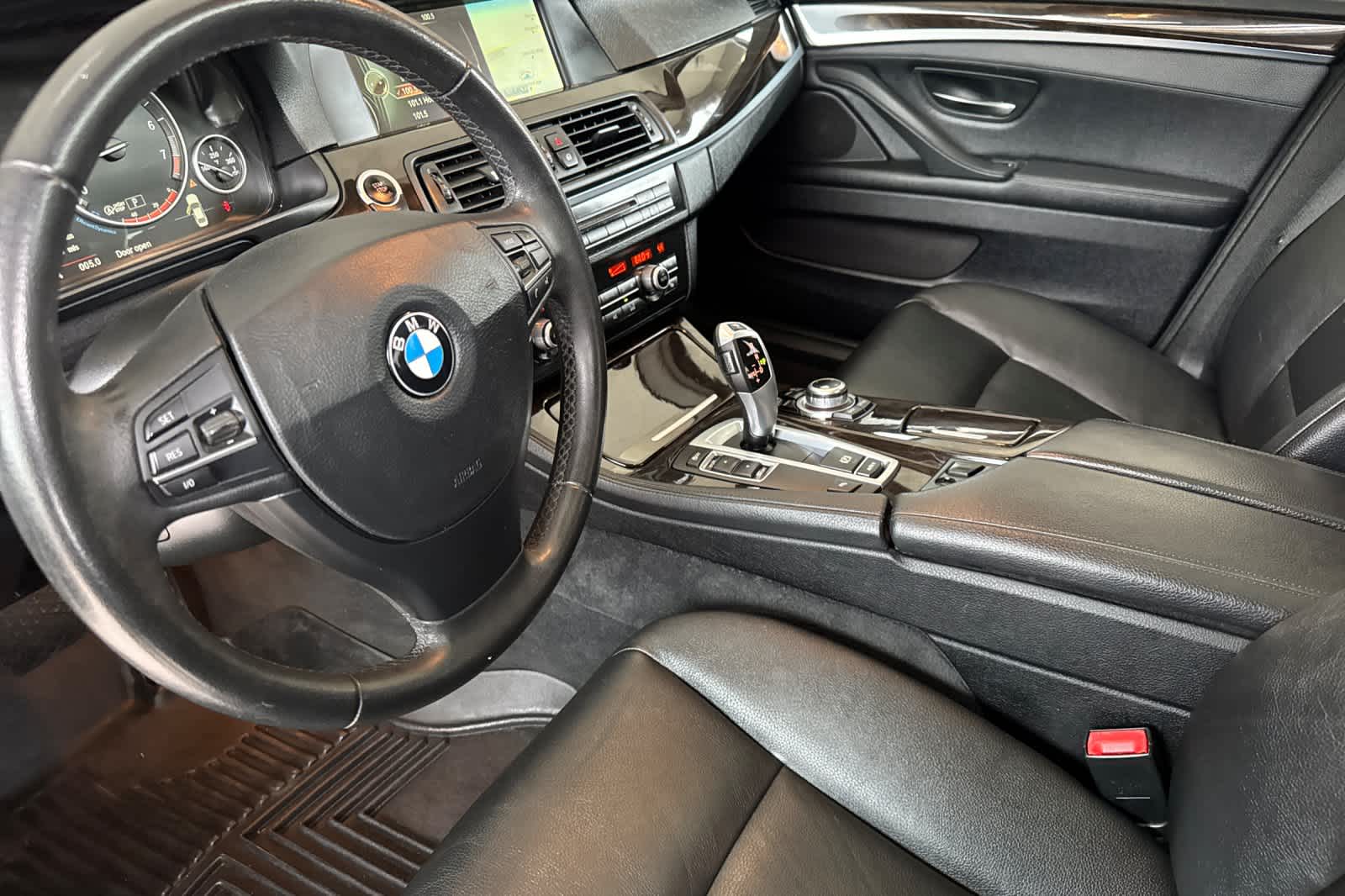 Thumbnail: 2013 BMW 5 Series - 11