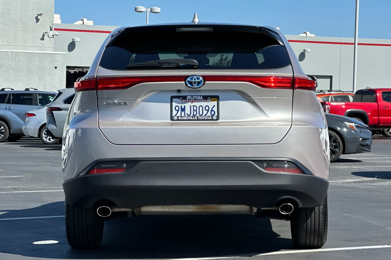 2024 Toyota Venza LE 8