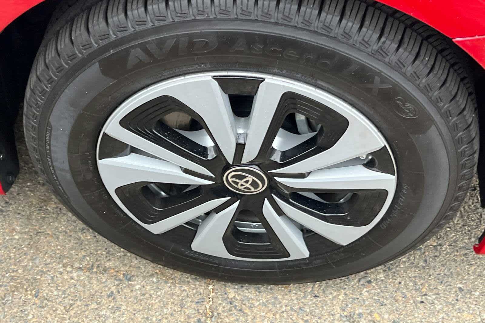 Thumbnail: 2020 Toyota Prius Prime - 11