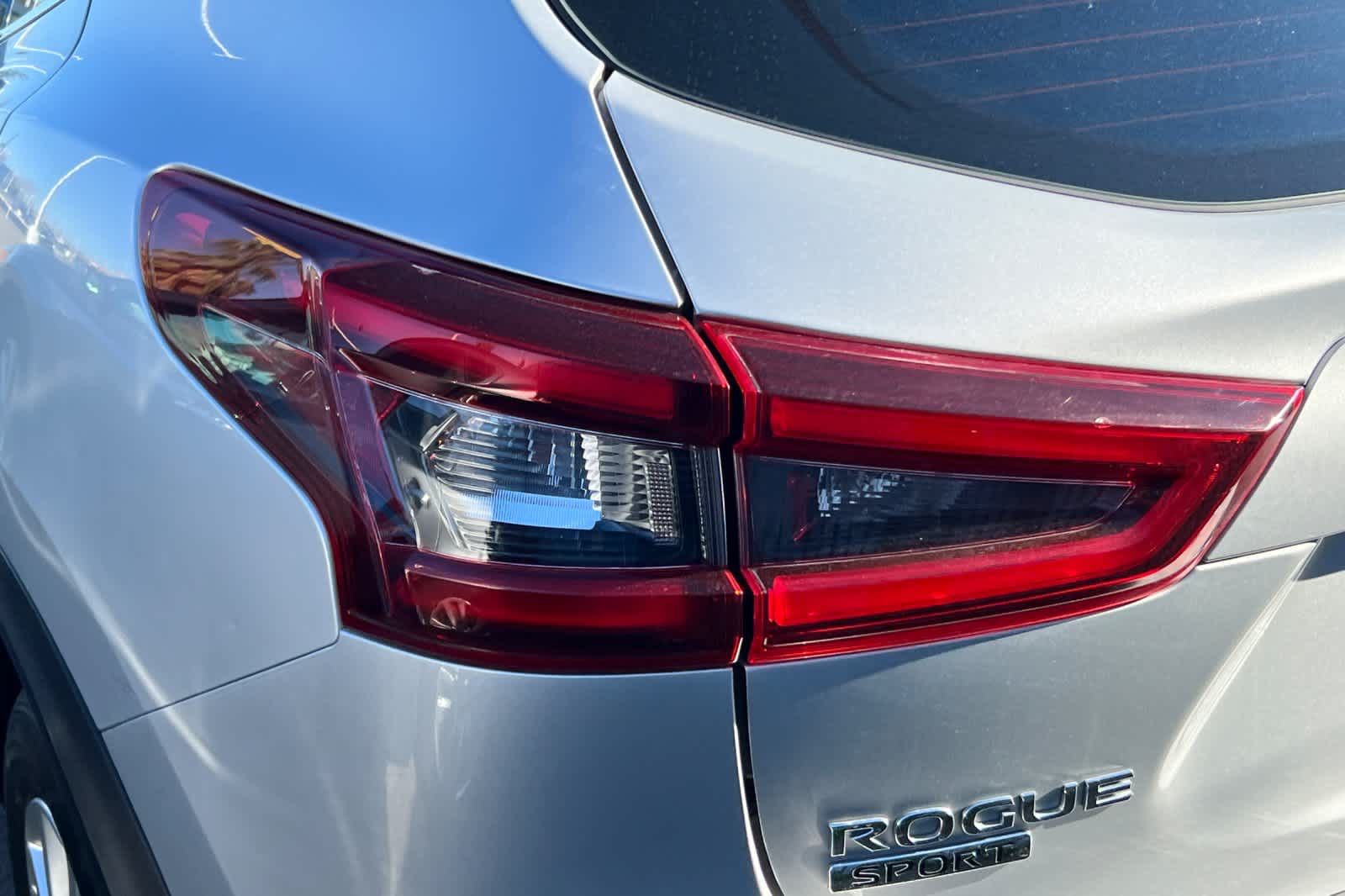 Thumbnail: 2021 Nissan Rogue Sport - 15