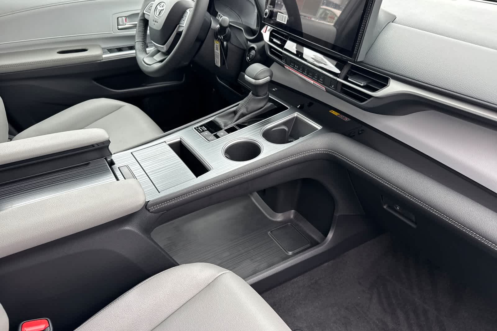 Thumbnail: 2026 Toyota Sienna - 16