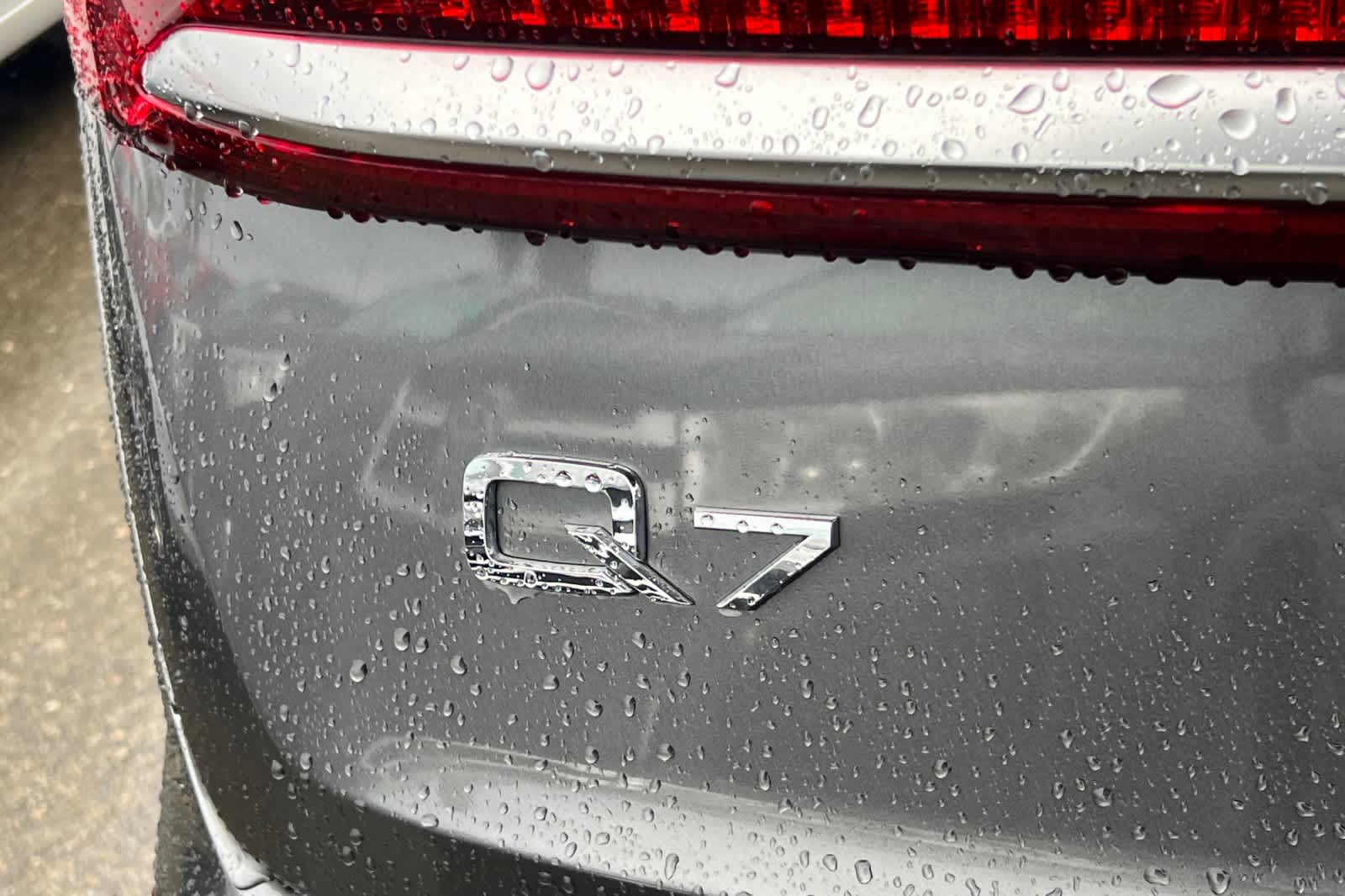 Thumbnail: 2021 Audi Q7 - 21