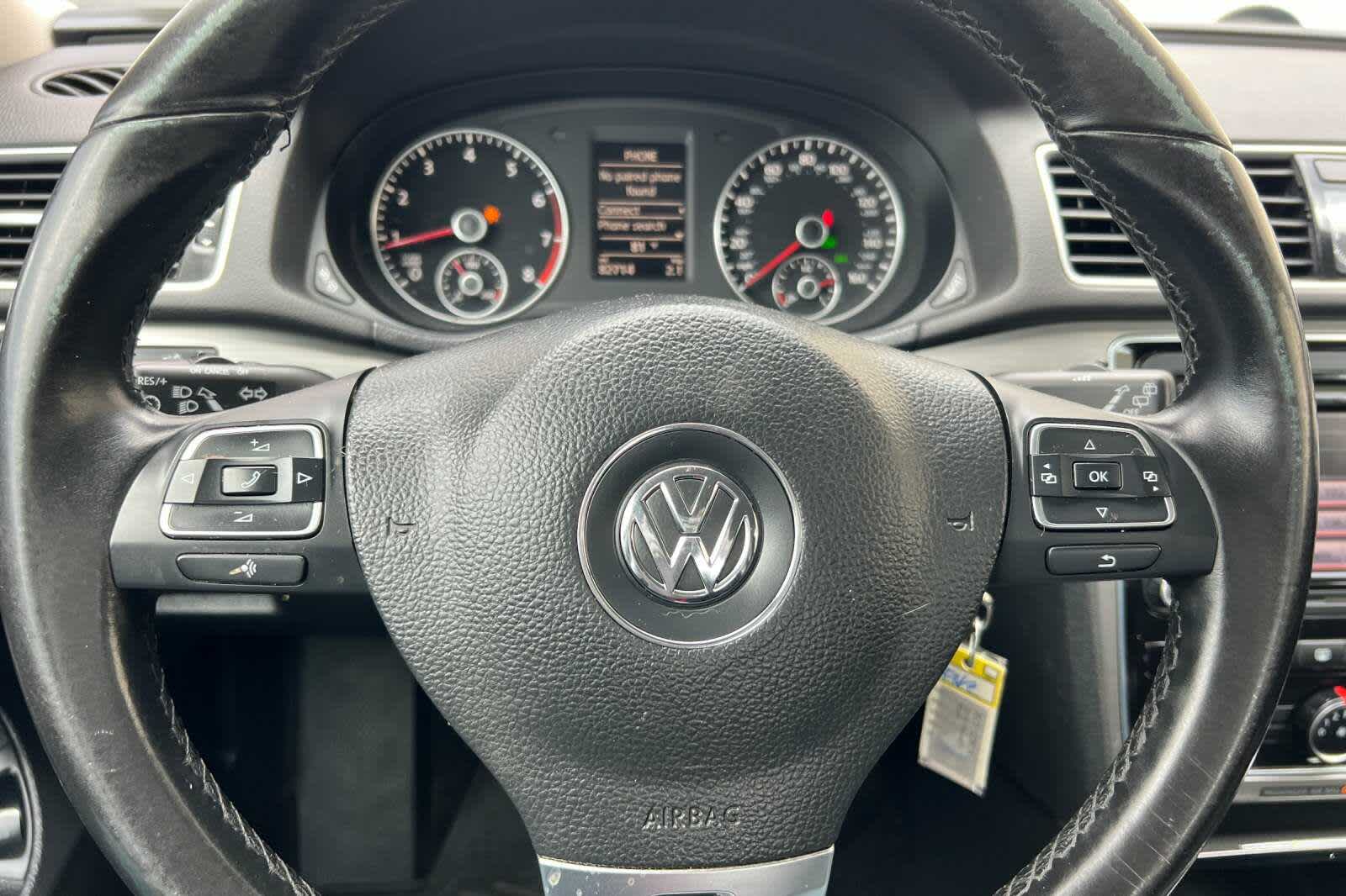 Thumbnail: 2014 Volkswagen Passat - 23