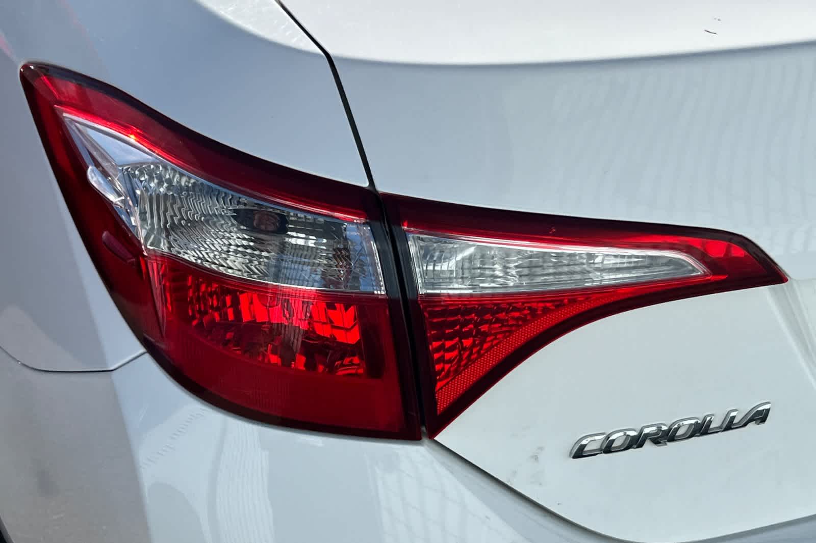 Thumbnail: 2015 Toyota Corolla - 15