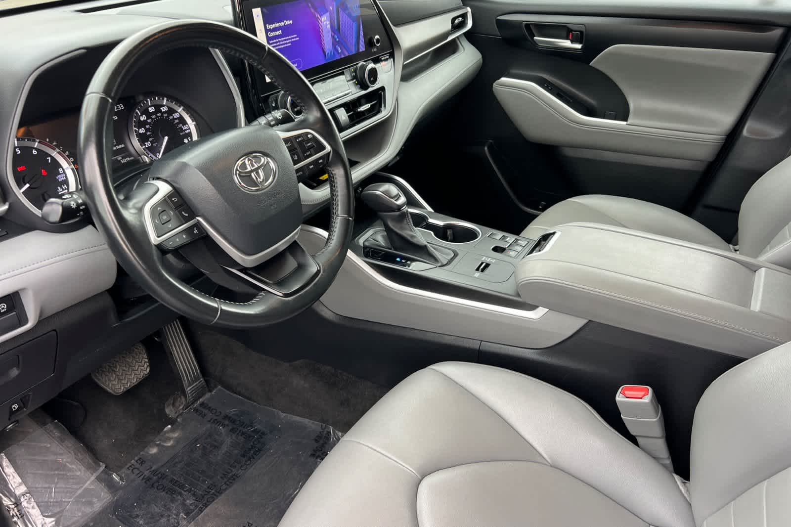 Thumbnail: 2023 Toyota Highlander - 11