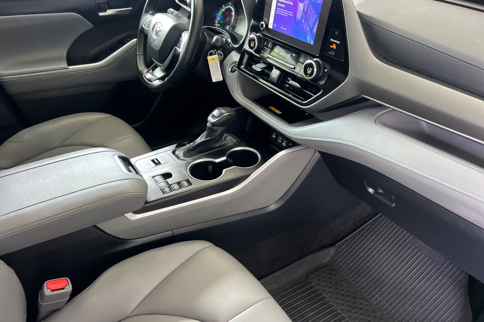 Thumbnail: 2024 Toyota Highlander - 18