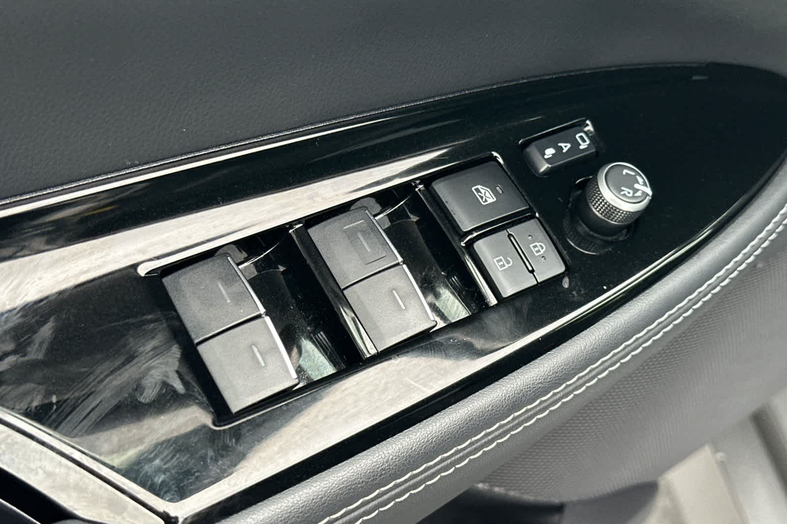 Thumbnail: 2023 Toyota Mirai - 13