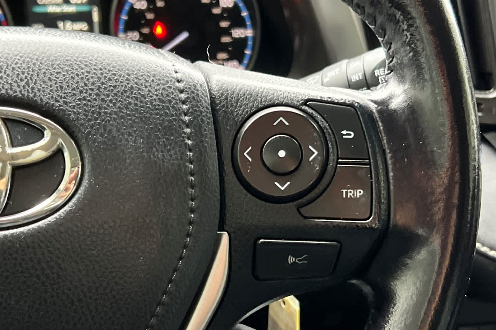 Thumbnail: 2017 Toyota RAV4 - 25