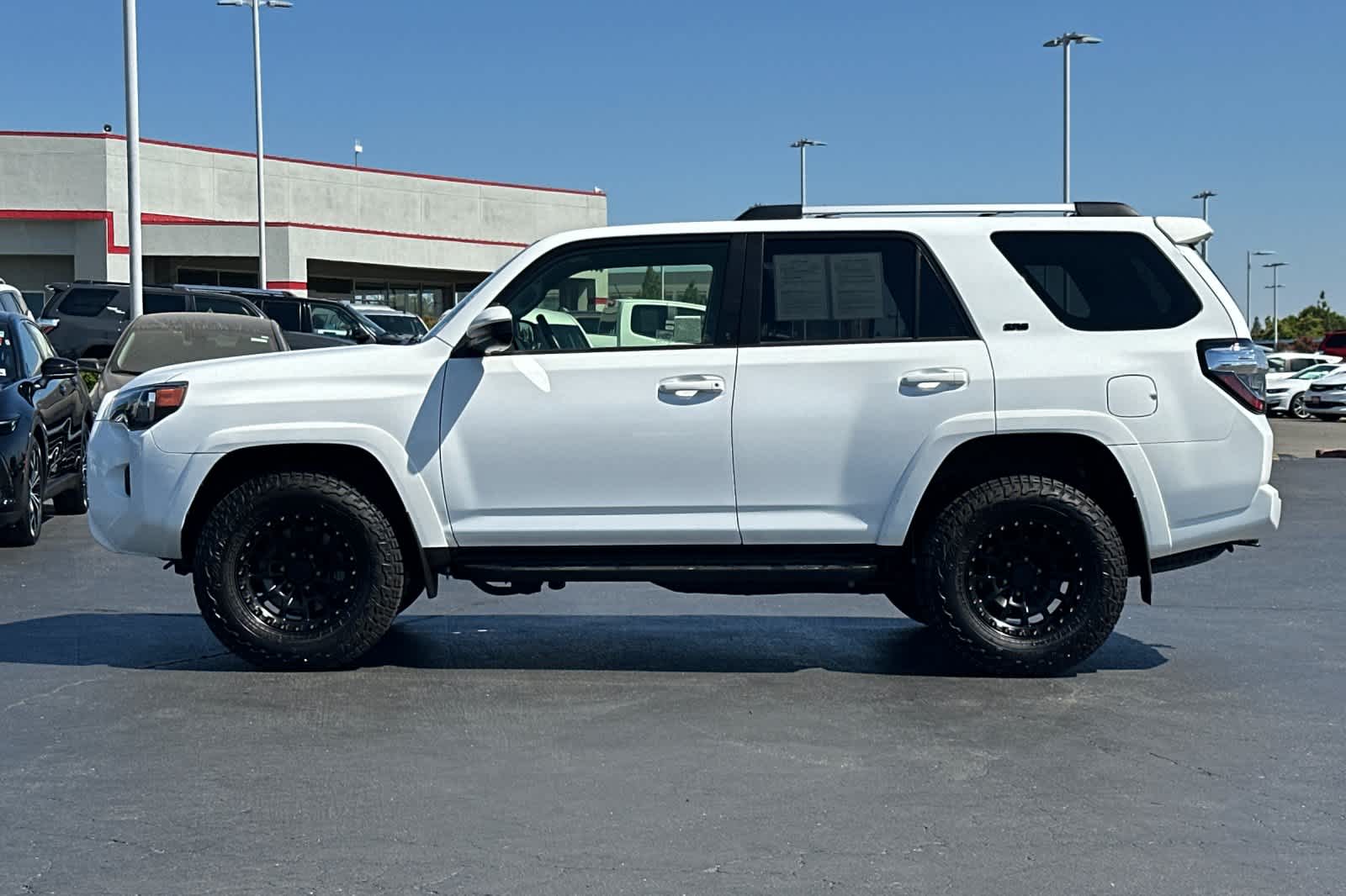 Thumbnail: 2023 Toyota 4Runner - 9