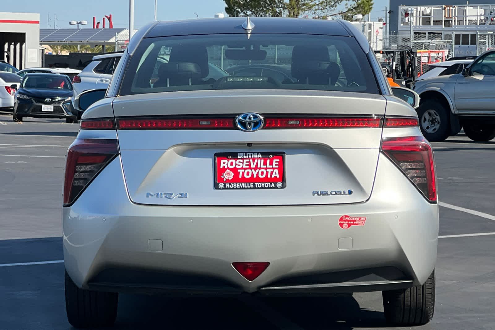 Thumbnail: 2018 Toyota Mirai - 8