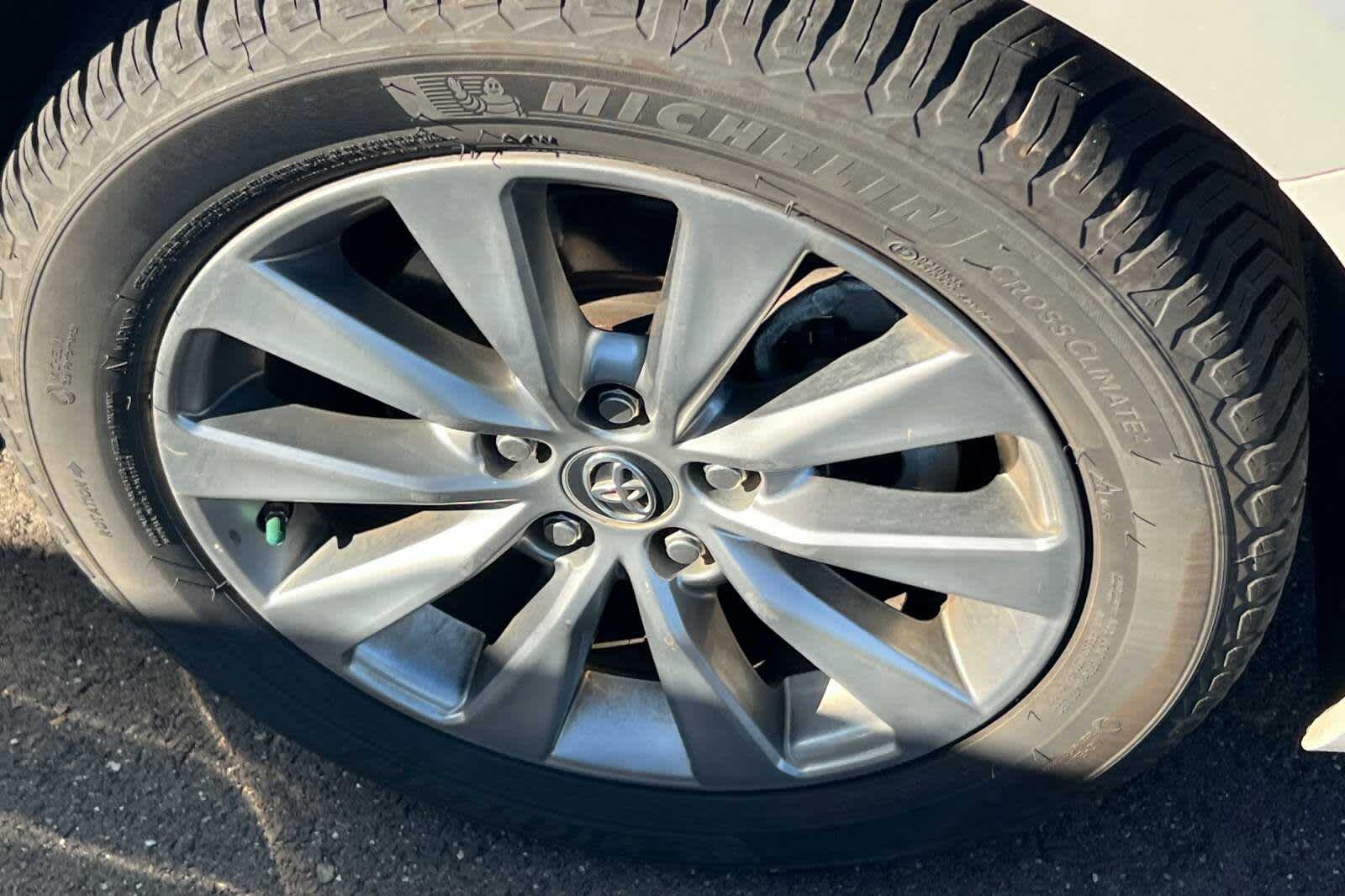 2015 Toyota Camry XLE 12
