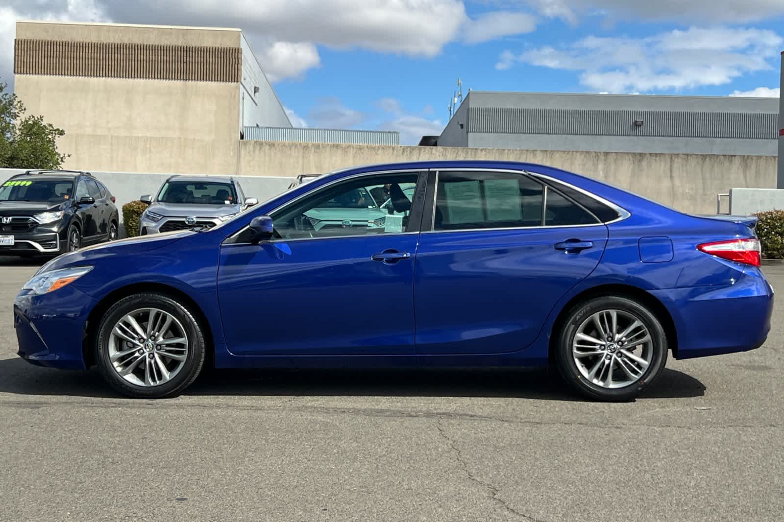 Thumbnail: 2015 Toyota Camry - 9