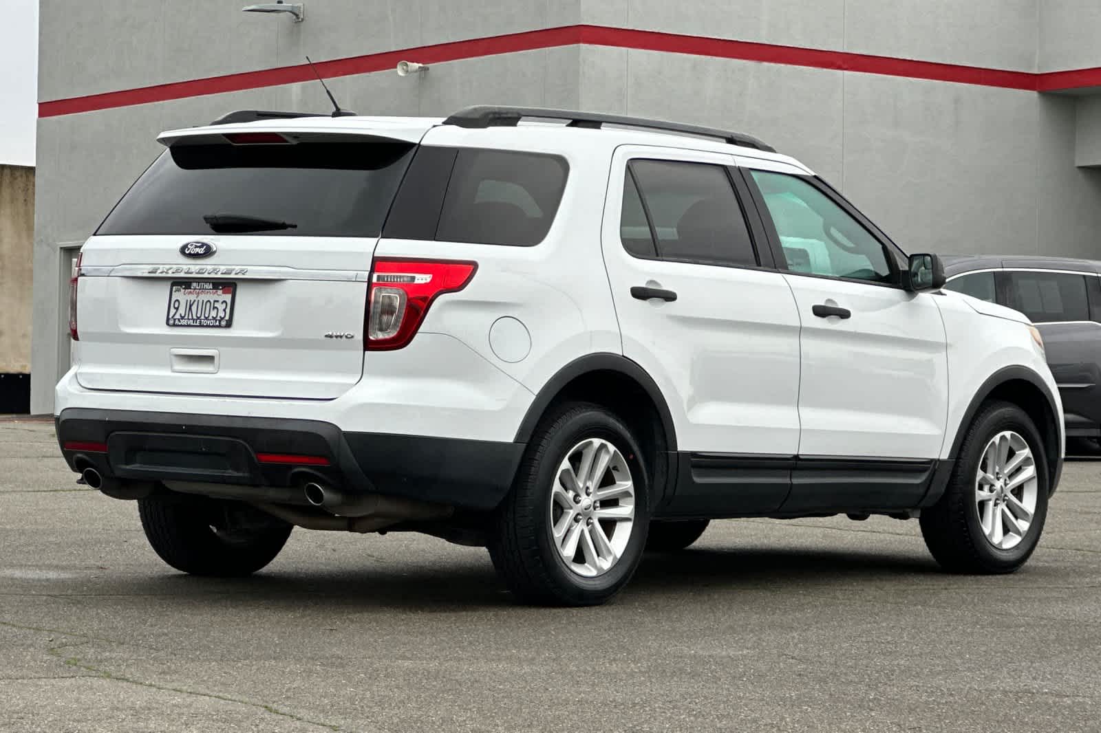 Thumbnail: 2015 Ford Explorer - 2