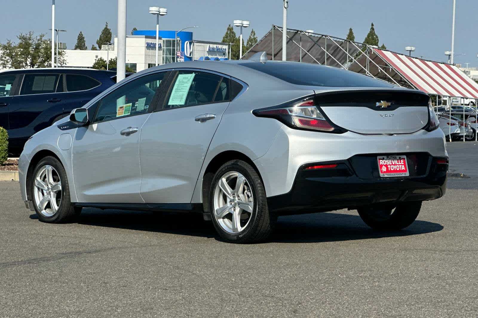 Thumbnail: 2017 Chevrolet Volt - 7