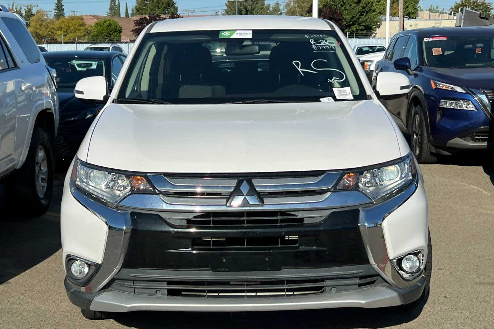 Thumbnail: 2016 Mitsubishi Outlander - 6