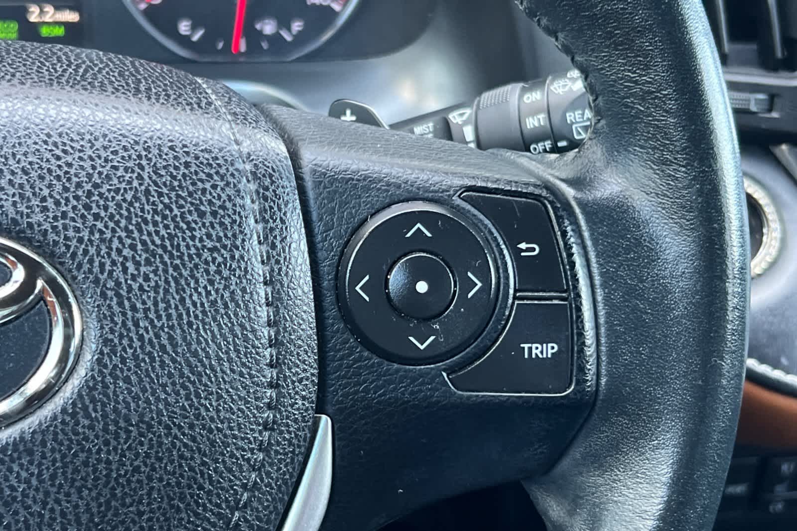 Thumbnail: 2016 Toyota RAV4 - 26