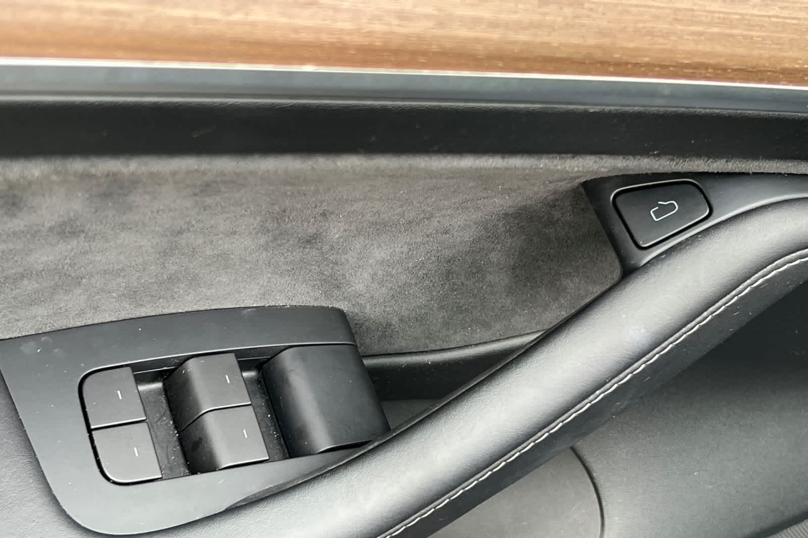 Thumbnail: 2023 Tesla Model 3 - 13