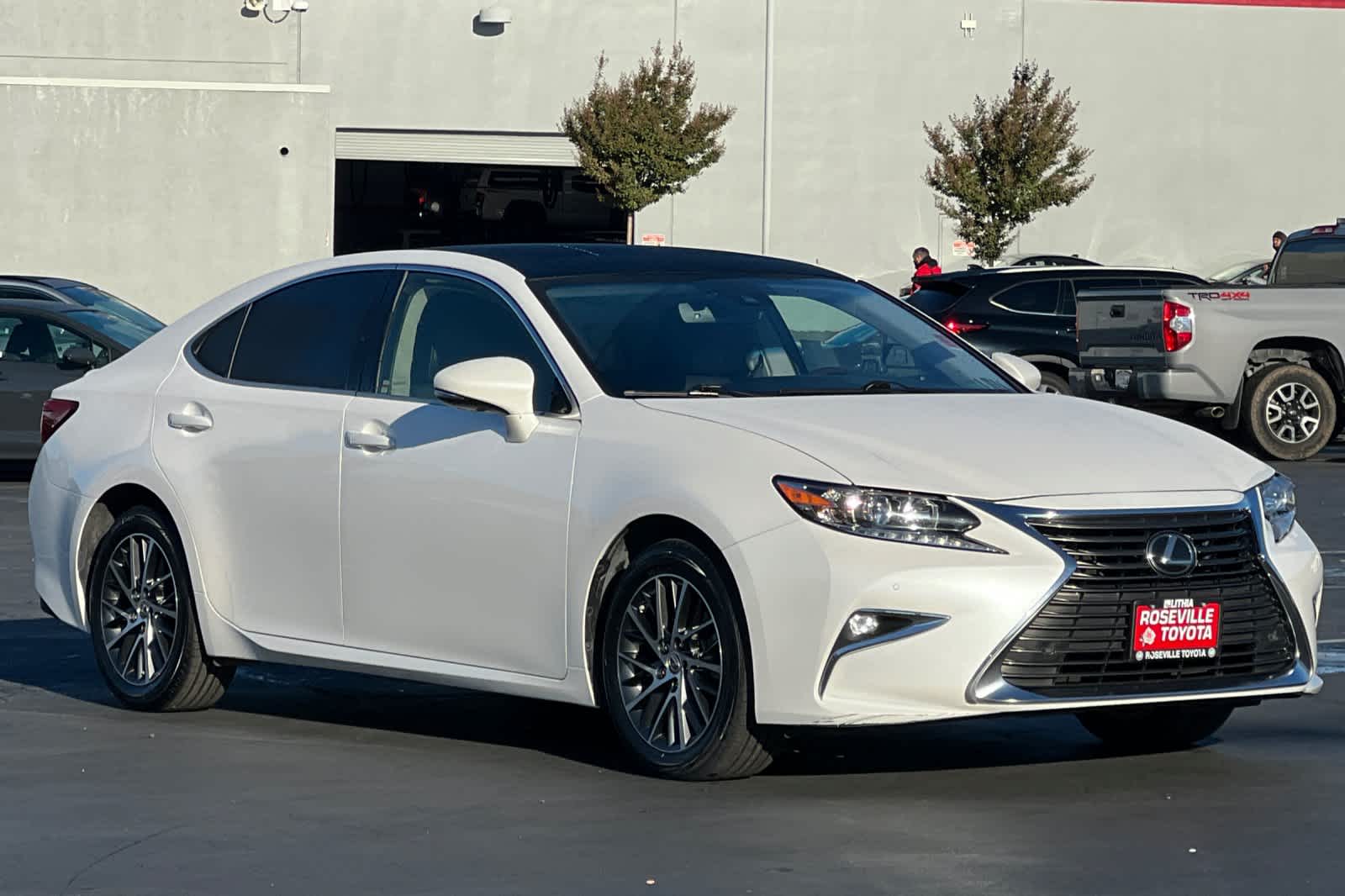 Thumbnail: 2016 Lexus ES - 5
