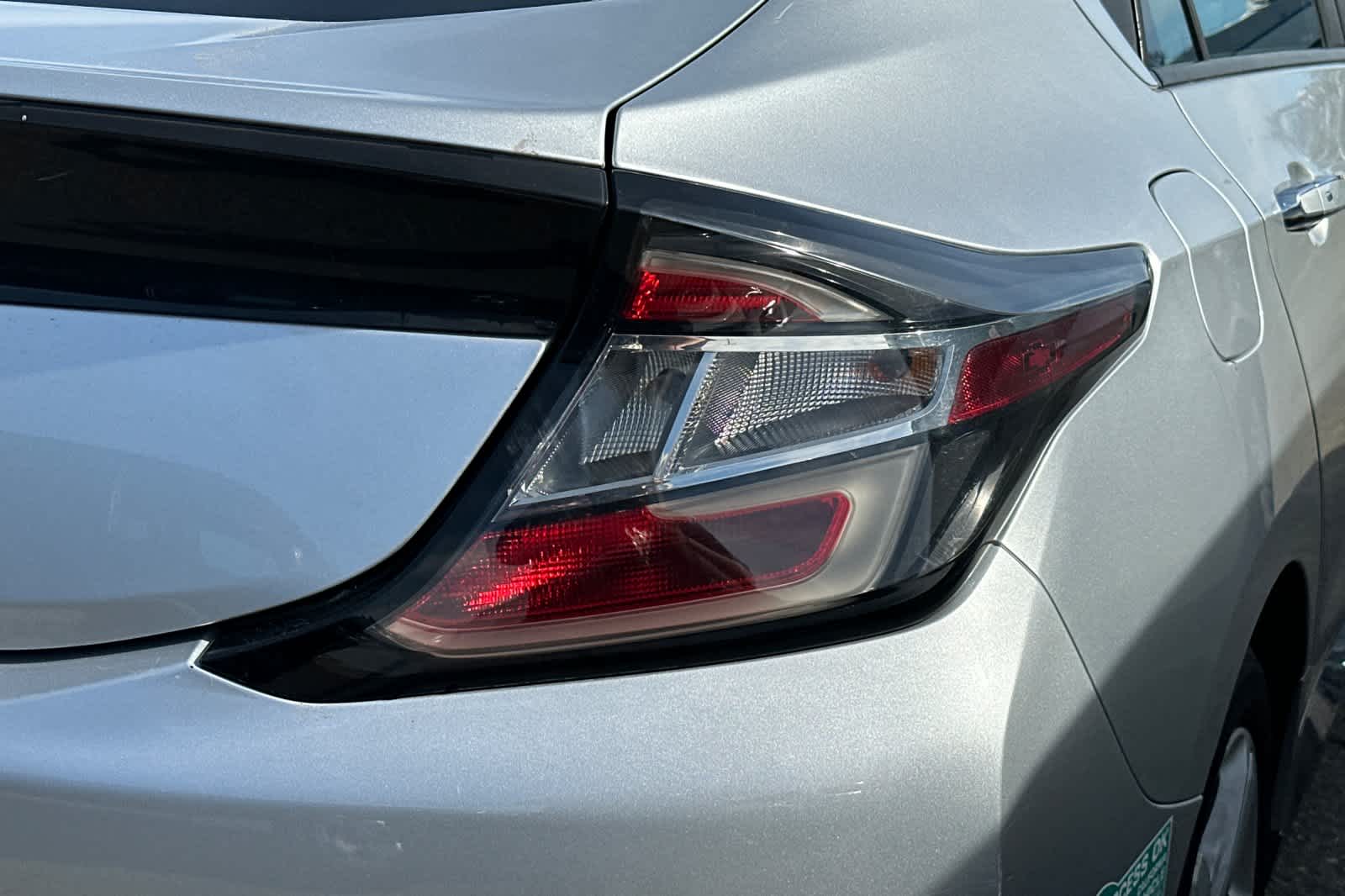 Thumbnail: 2016 Chevrolet Volt - 17