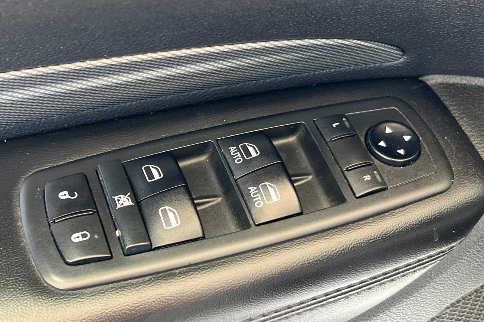 Thumbnail: 2019 Dodge Durango - 13