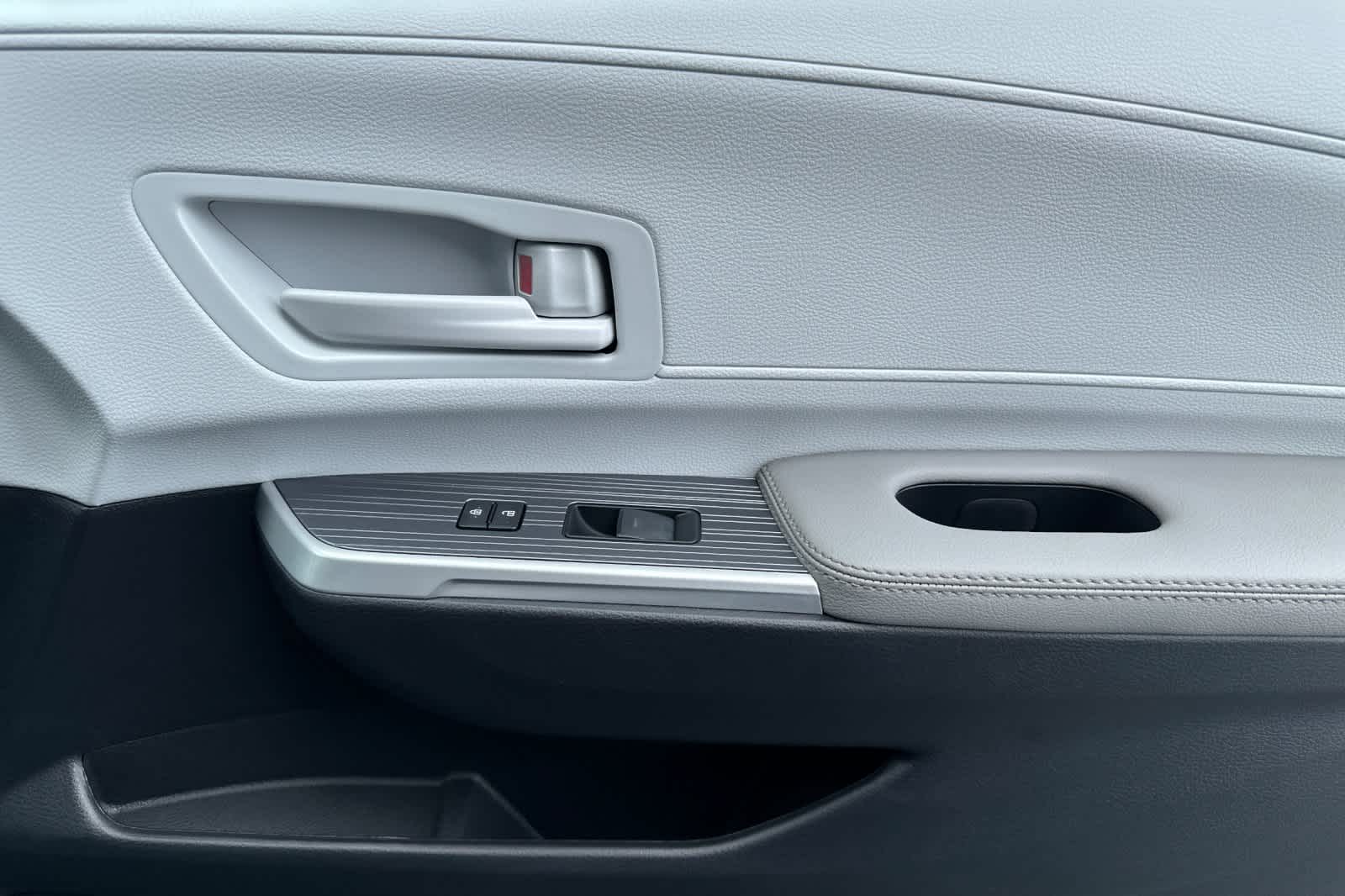 Thumbnail: 2026 Toyota Sienna - 20