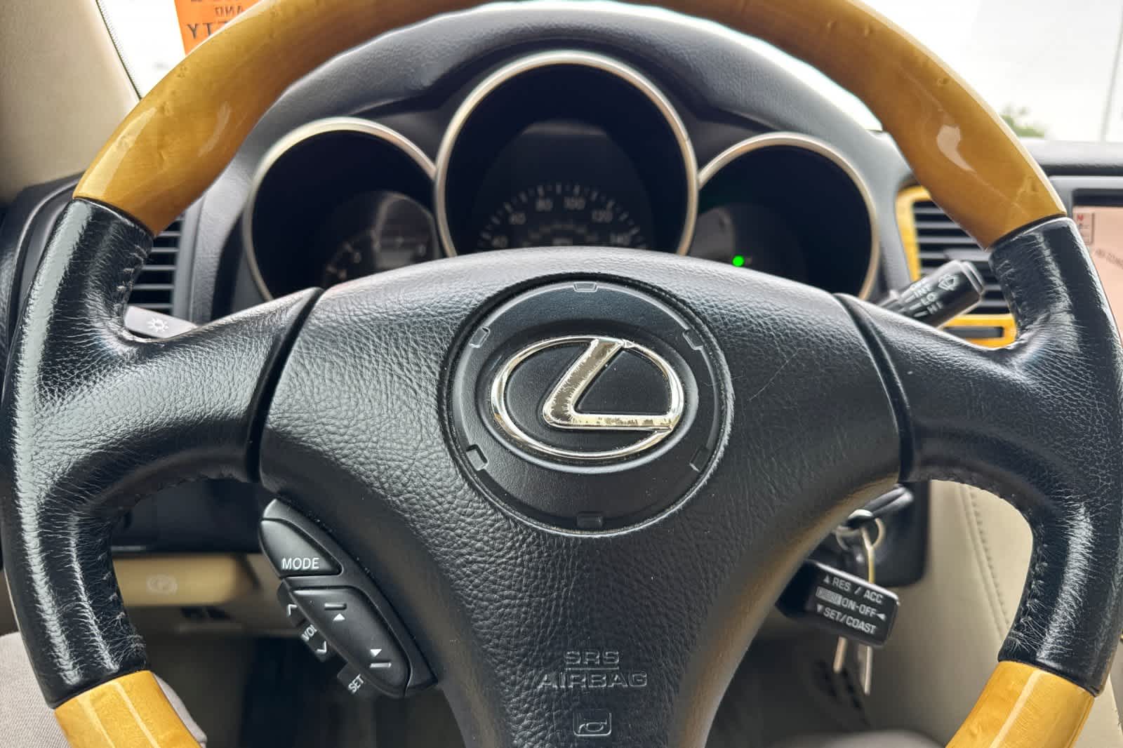 Thumbnail: 2004 Lexus SC - 23