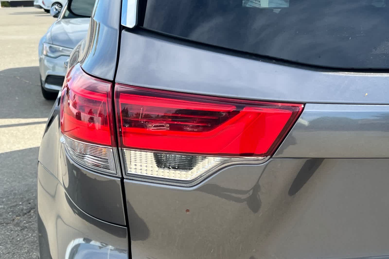 Thumbnail: 2017 Toyota Highlander - 15