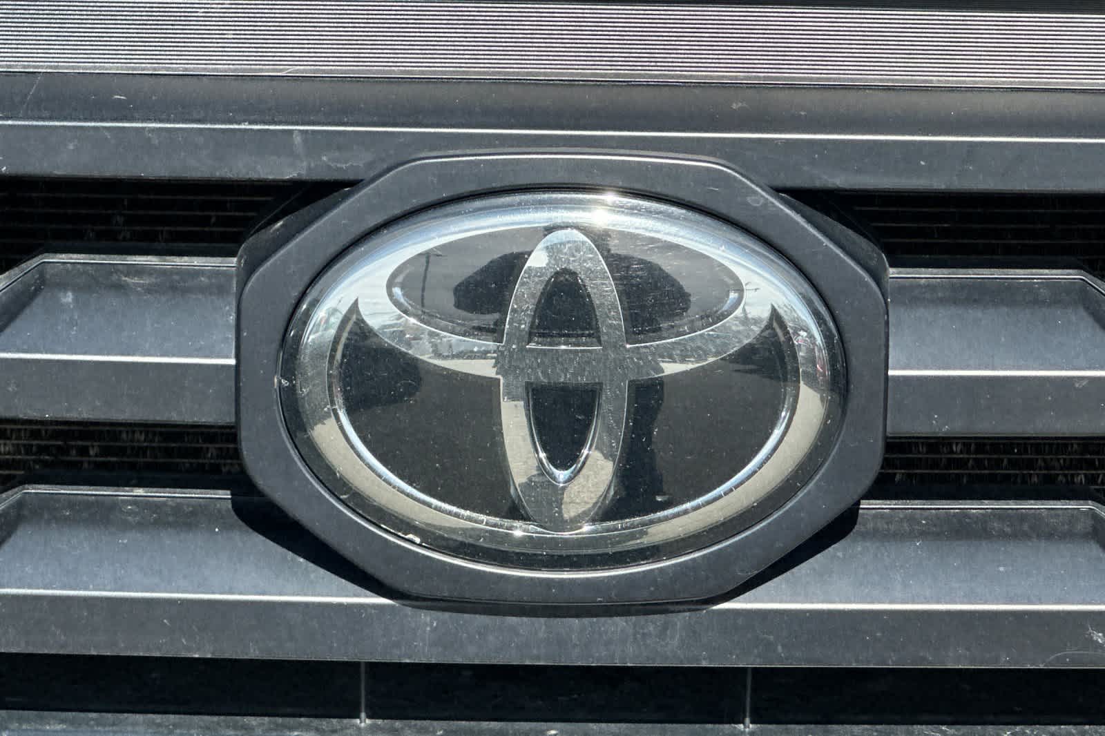 Thumbnail: 2022 Toyota Tacoma - 10