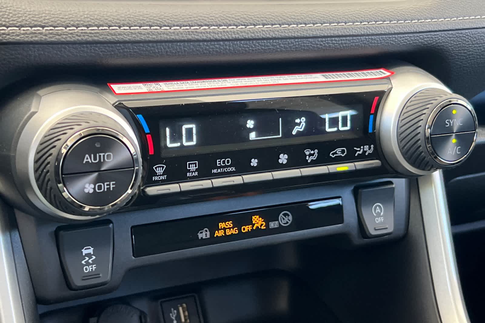 2025 Toyota RAV4 XLE 21