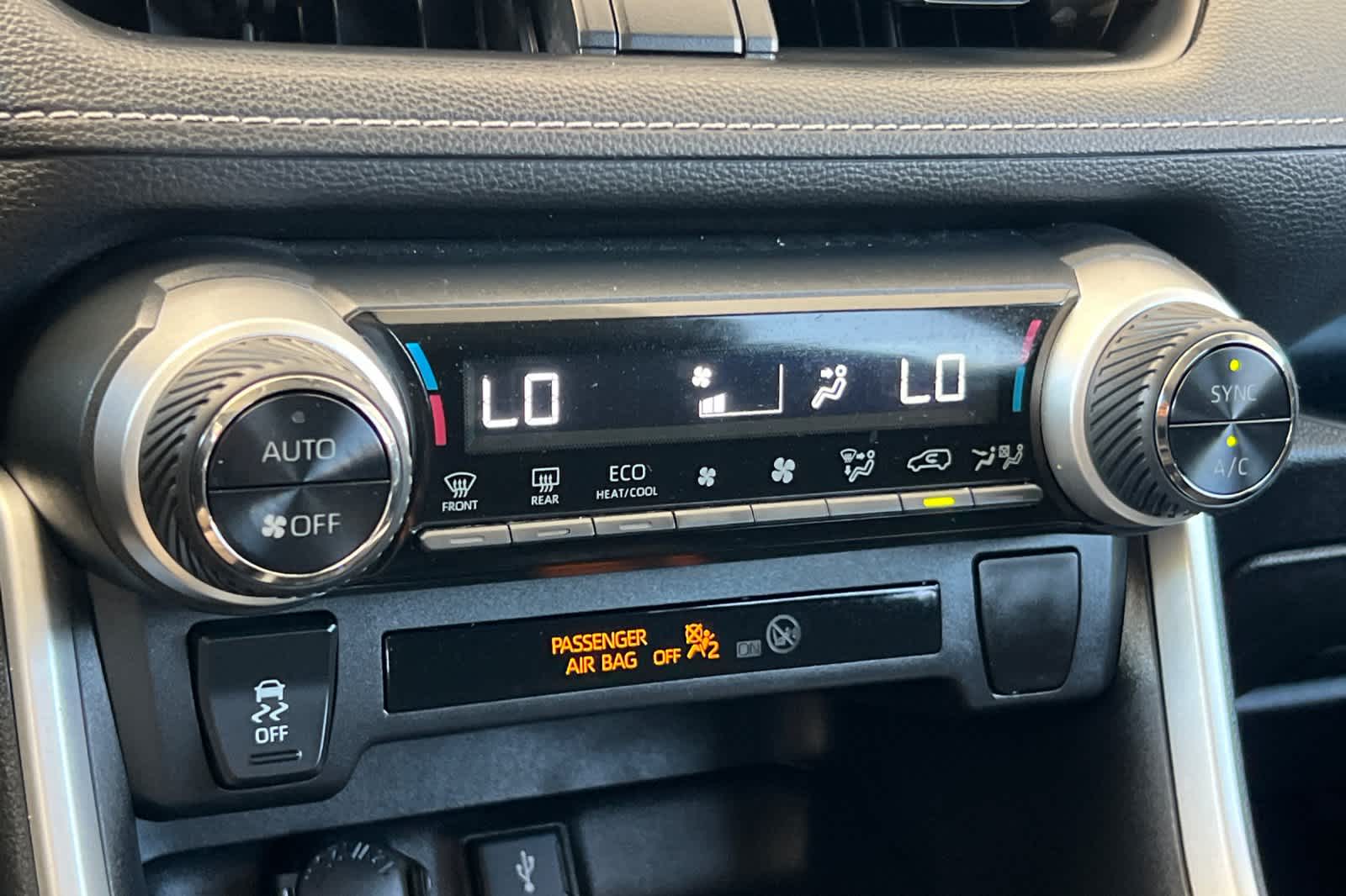 Thumbnail: 2021 Toyota RAV4 - 22