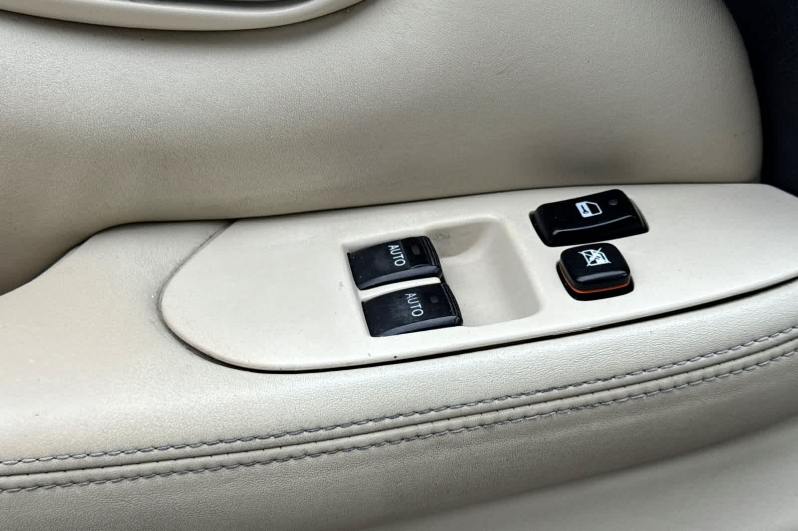 Thumbnail: 2004 Lexus SC - 13