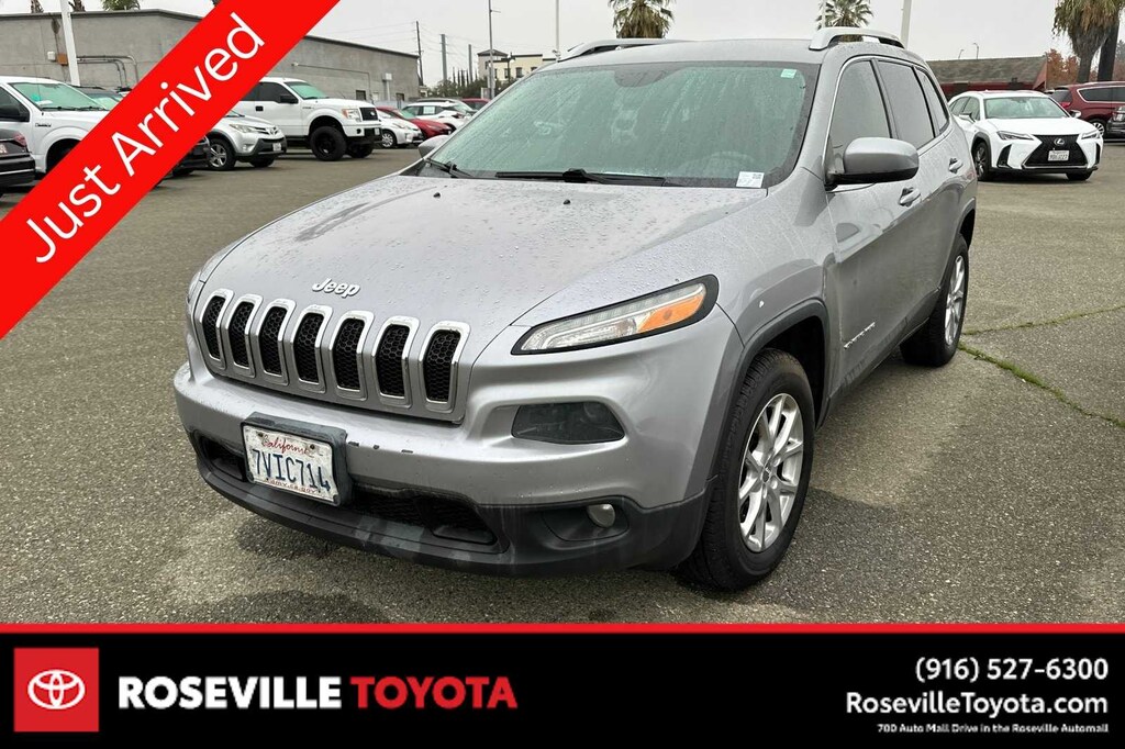 Used 2017 Jeep Cherokee Latitude 4x4 SUV
