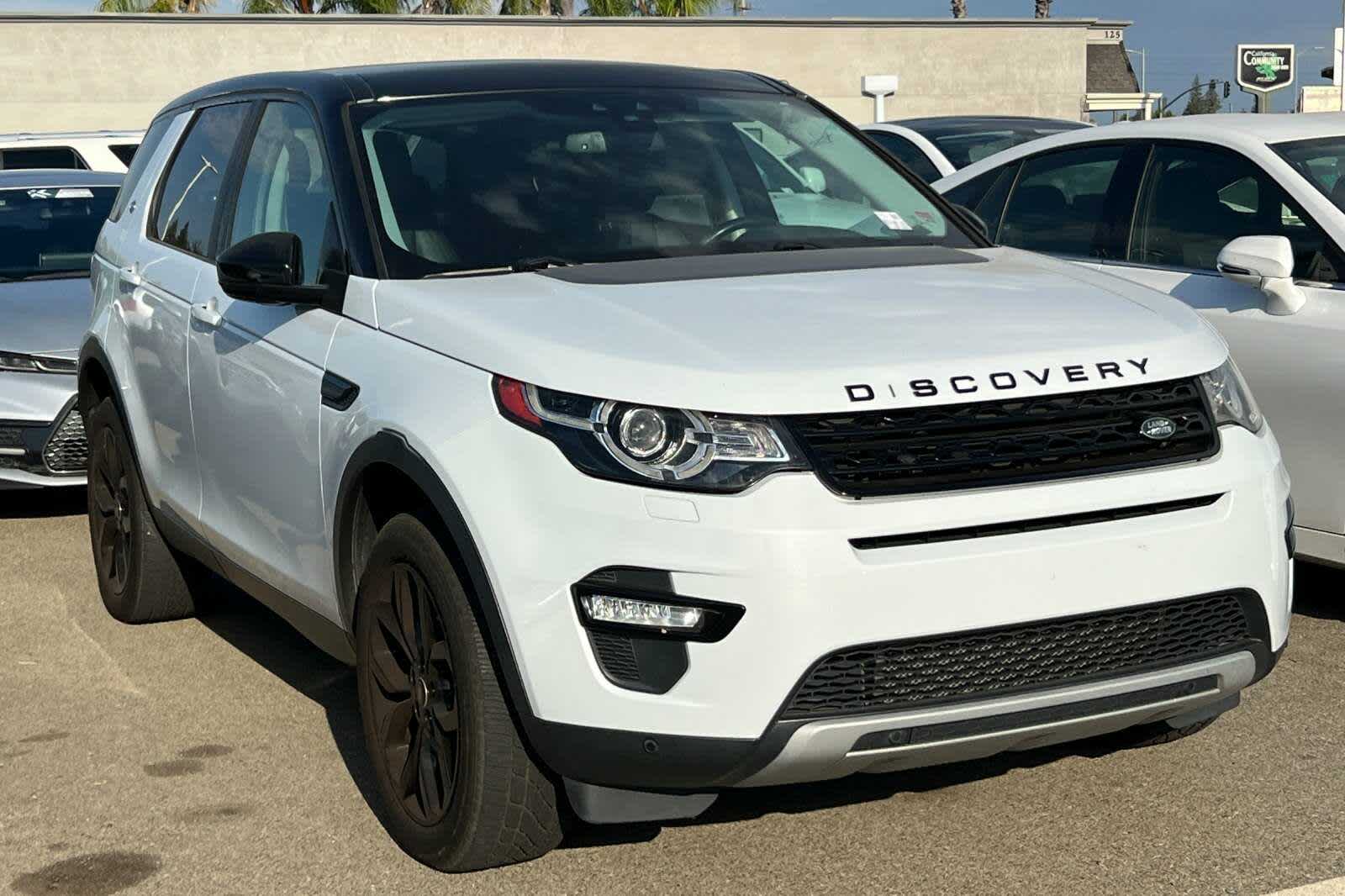 Thumbnail: 2015 Land Rover Discovery Sport - 3
