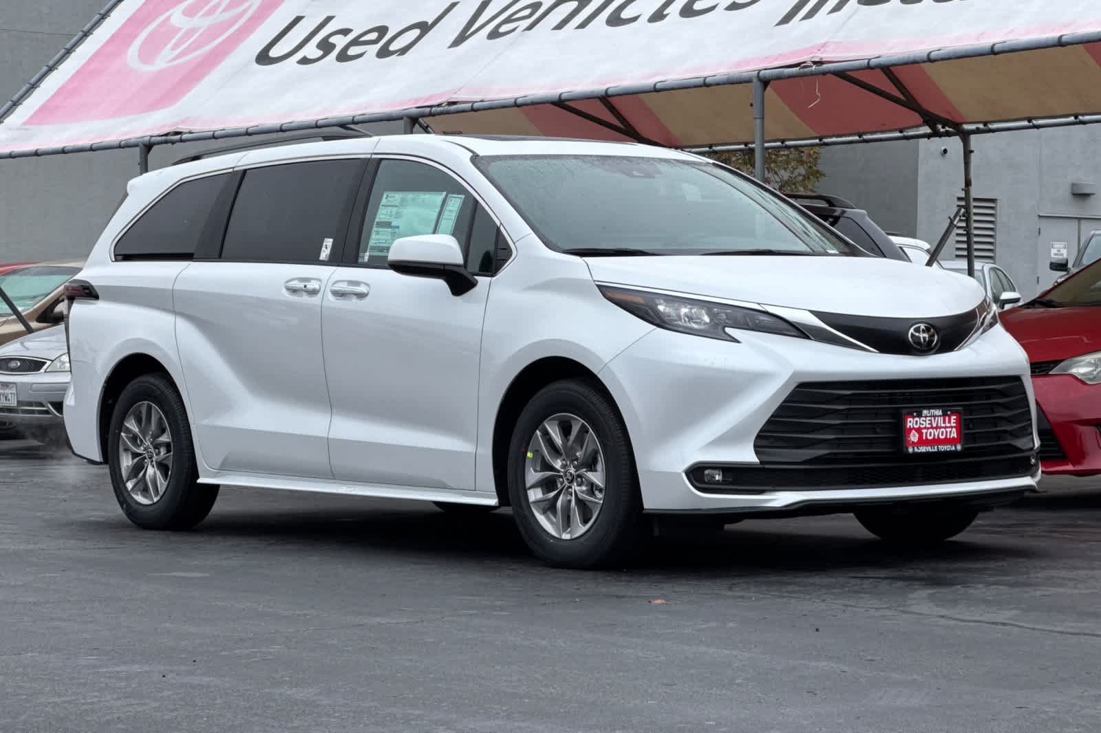 Thumbnail: 2026 Toyota Sienna - 9