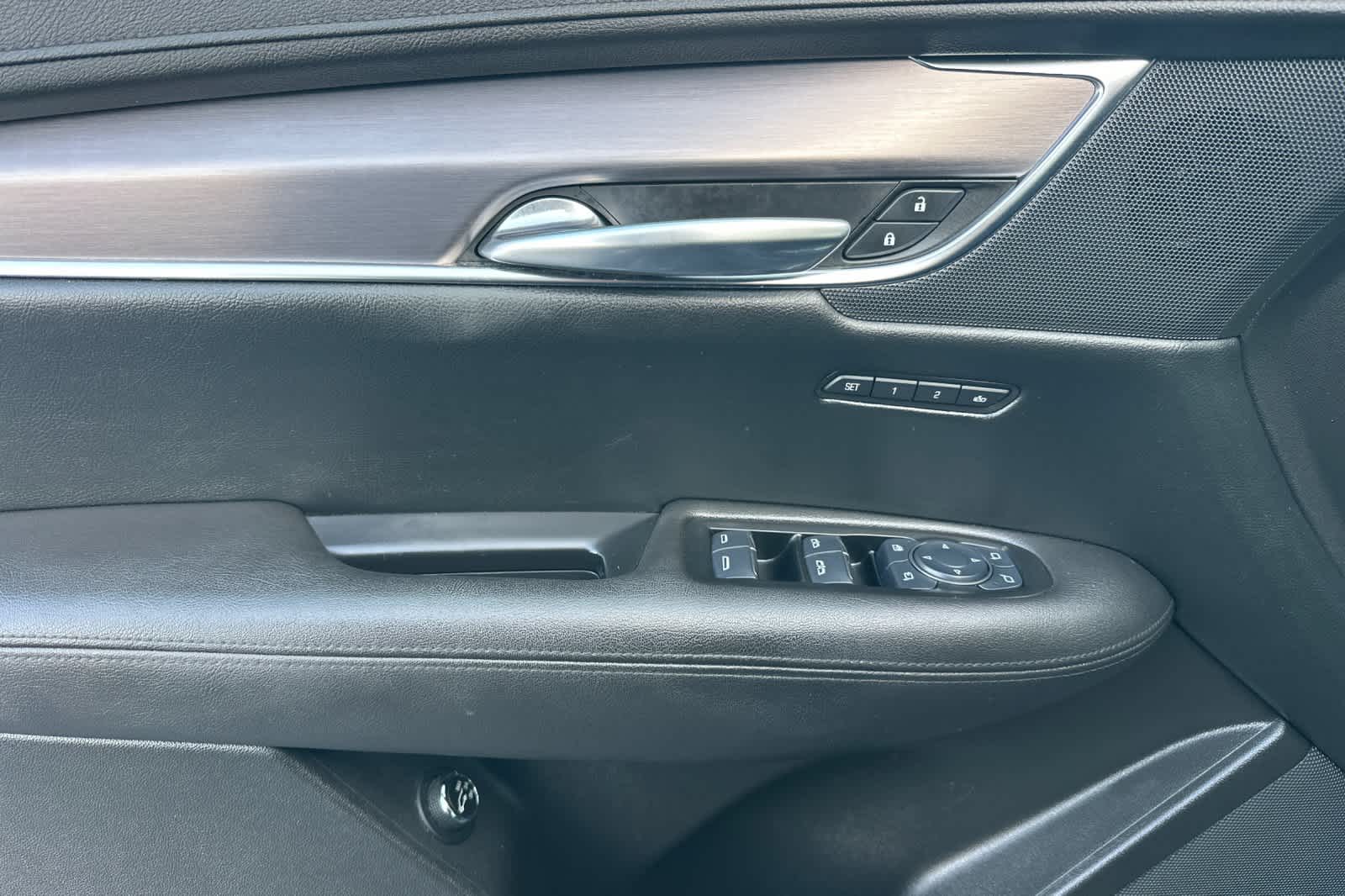 Thumbnail: 2017 Cadillac XT5 - 12