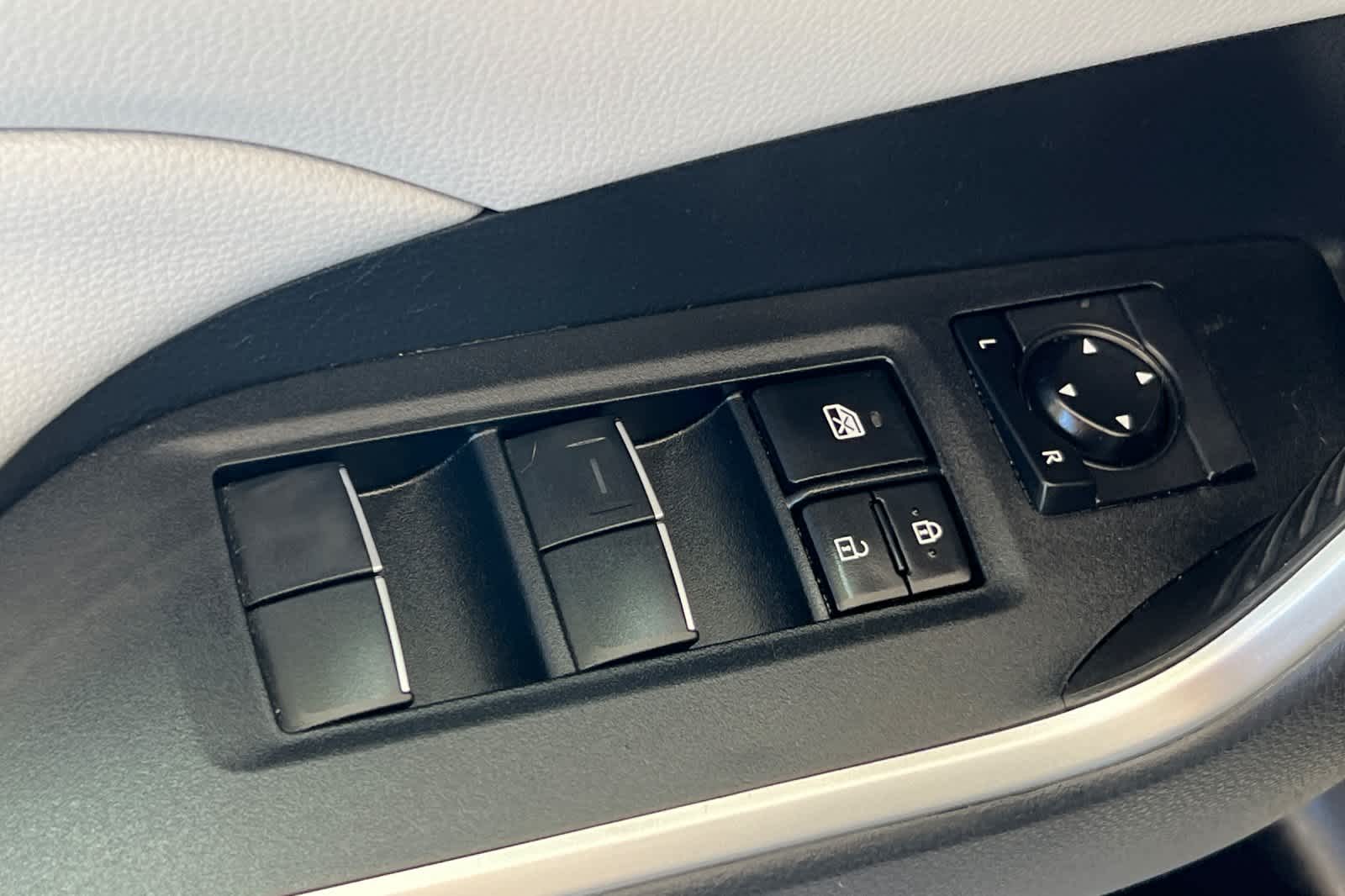 Thumbnail: 2019 Toyota RAV4 - 13