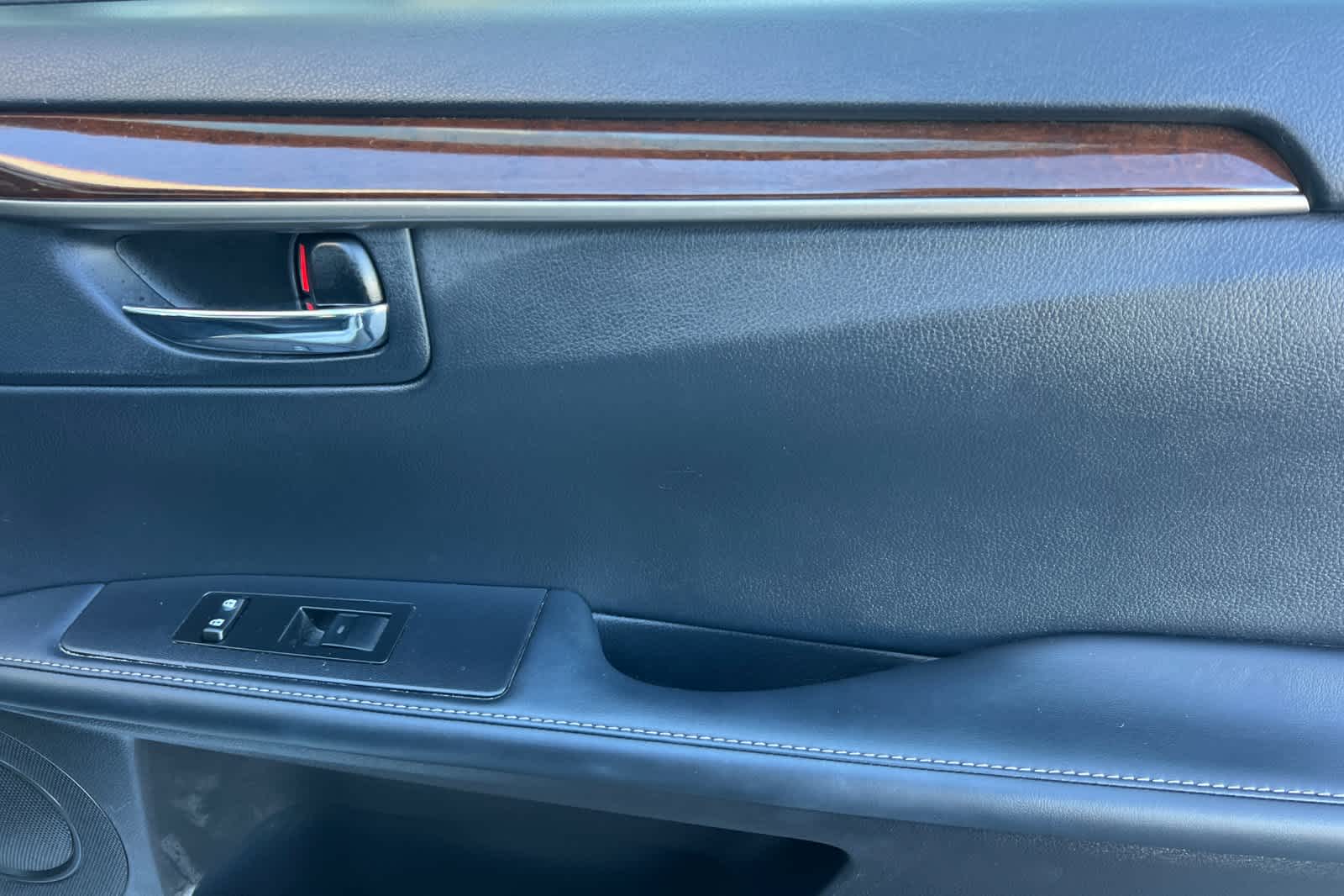 Thumbnail: 2013 Lexus ES - 18