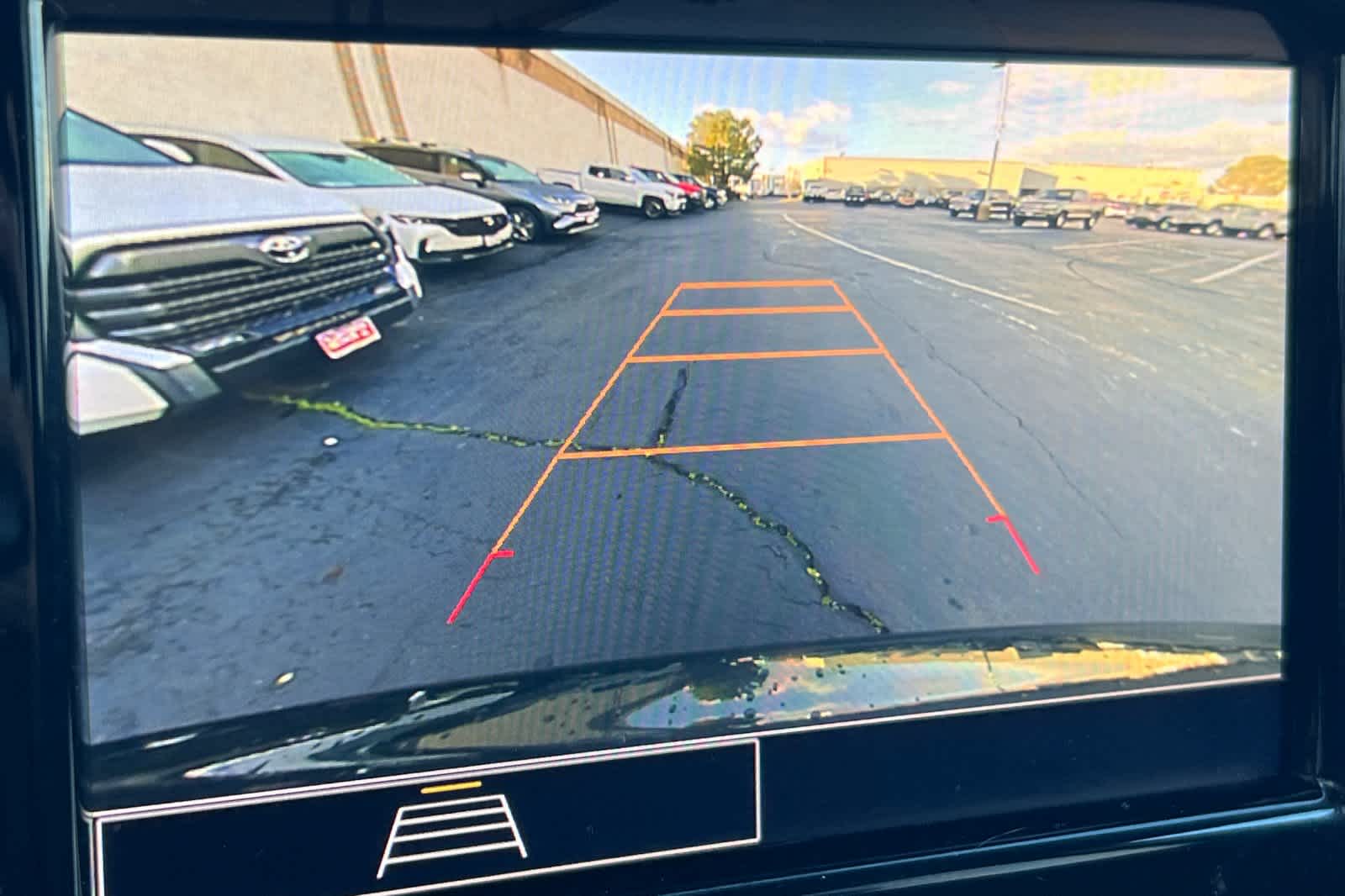 Thumbnail: 2021 Chevrolet Traverse - 22