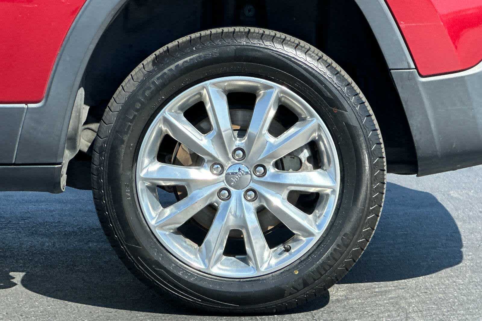 Thumbnail: 2014 Jeep Cherokee - 30