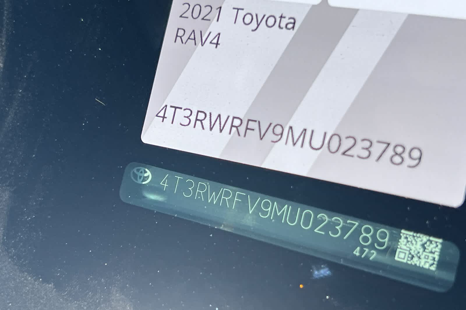 2021 Toyota RAV4 XLE 23