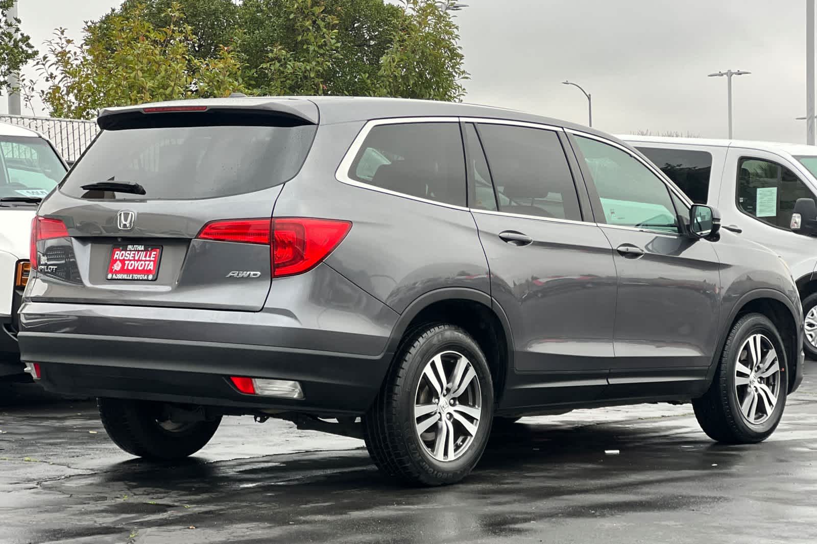 Thumbnail: 2016 Honda Pilot - 2