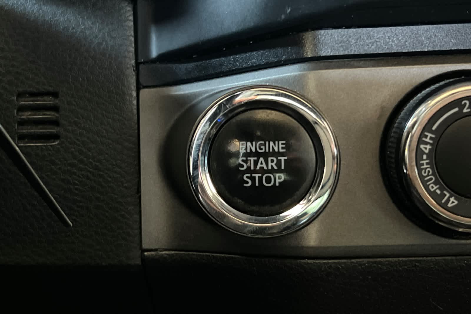 Thumbnail: 2019 Toyota Tacoma - 24