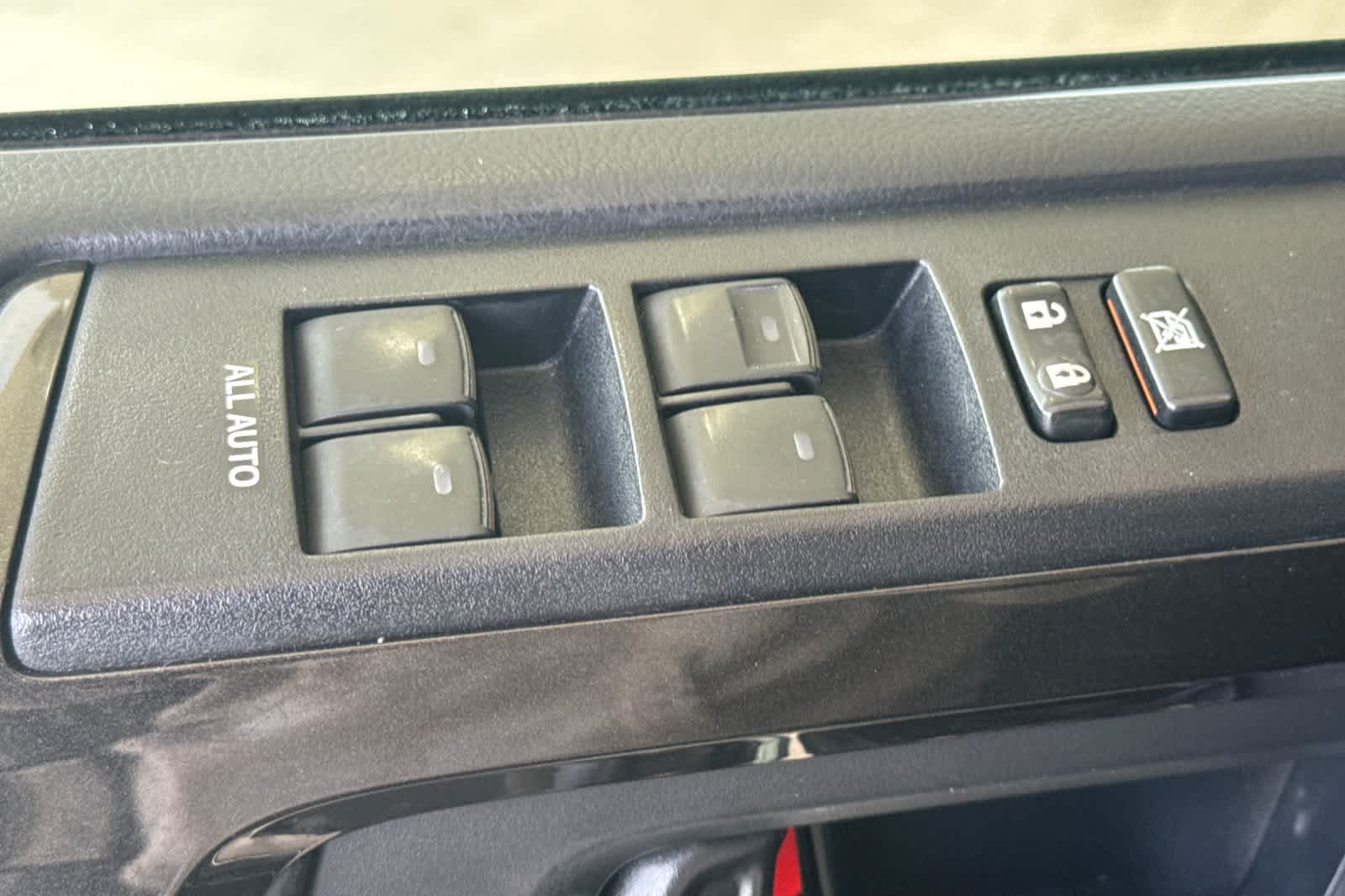 Thumbnail: 2019 Toyota 4Runner - 13