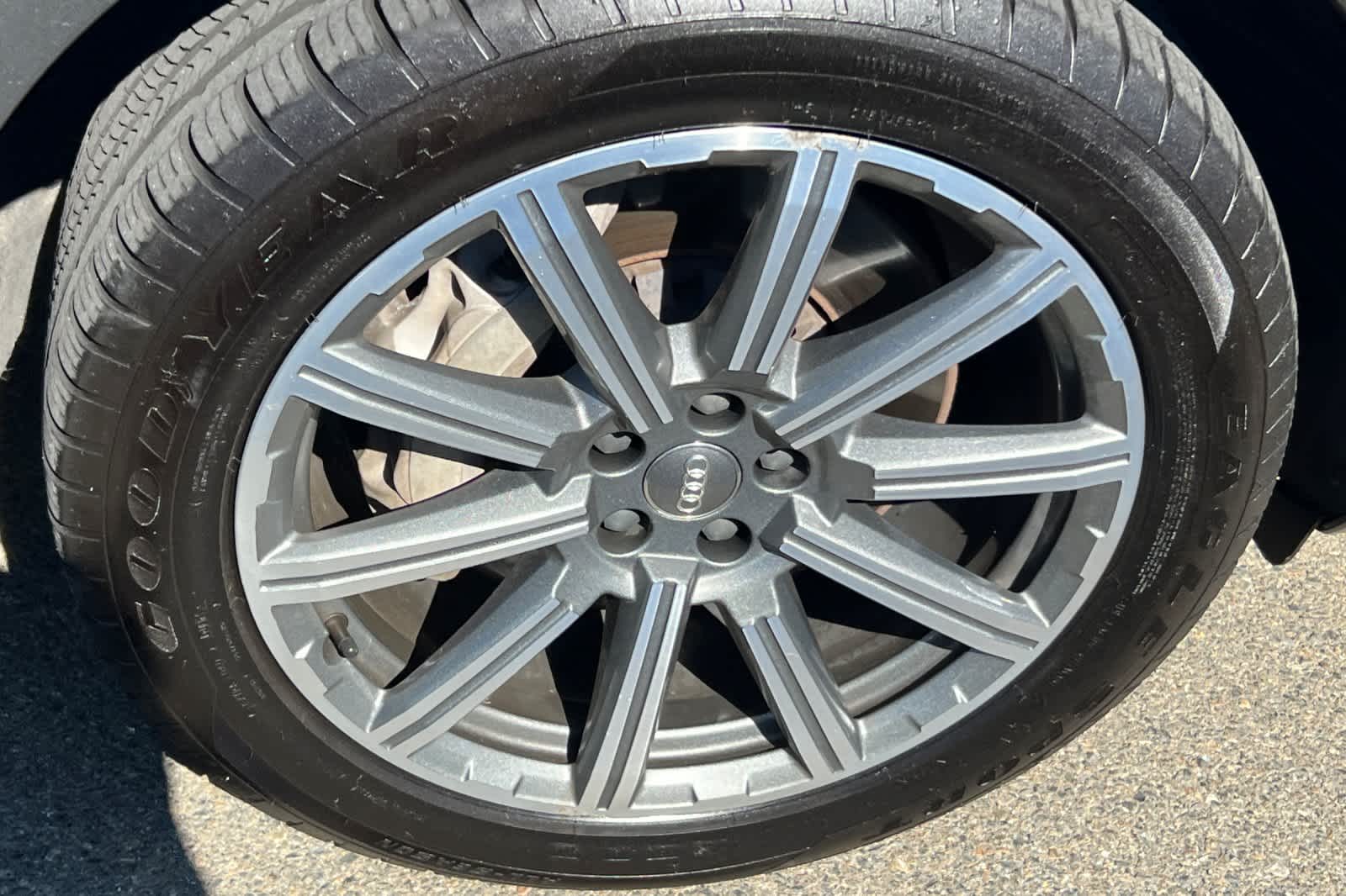 Thumbnail: 2018 Audi Q7 - 14