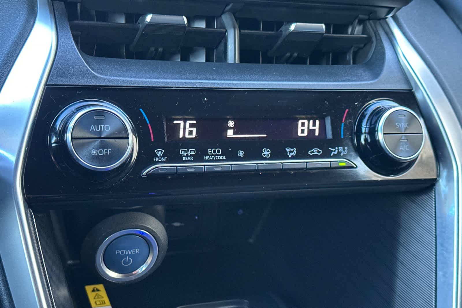 Thumbnail: 2022 Toyota Venza - 21