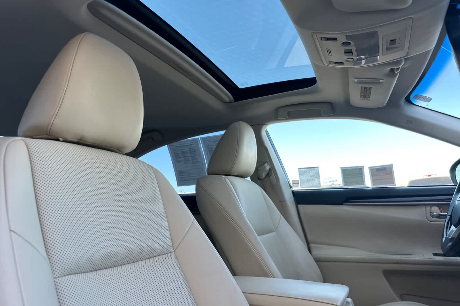 Thumbnail: 2014 Lexus ES - 17