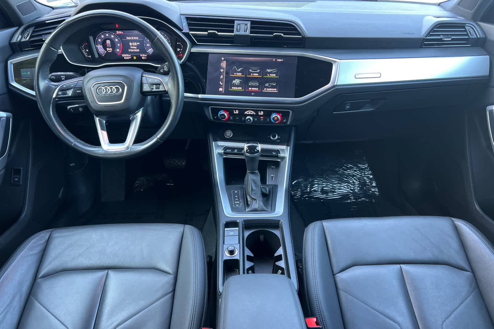 Thumbnail: 2020 Audi Q3 - 3