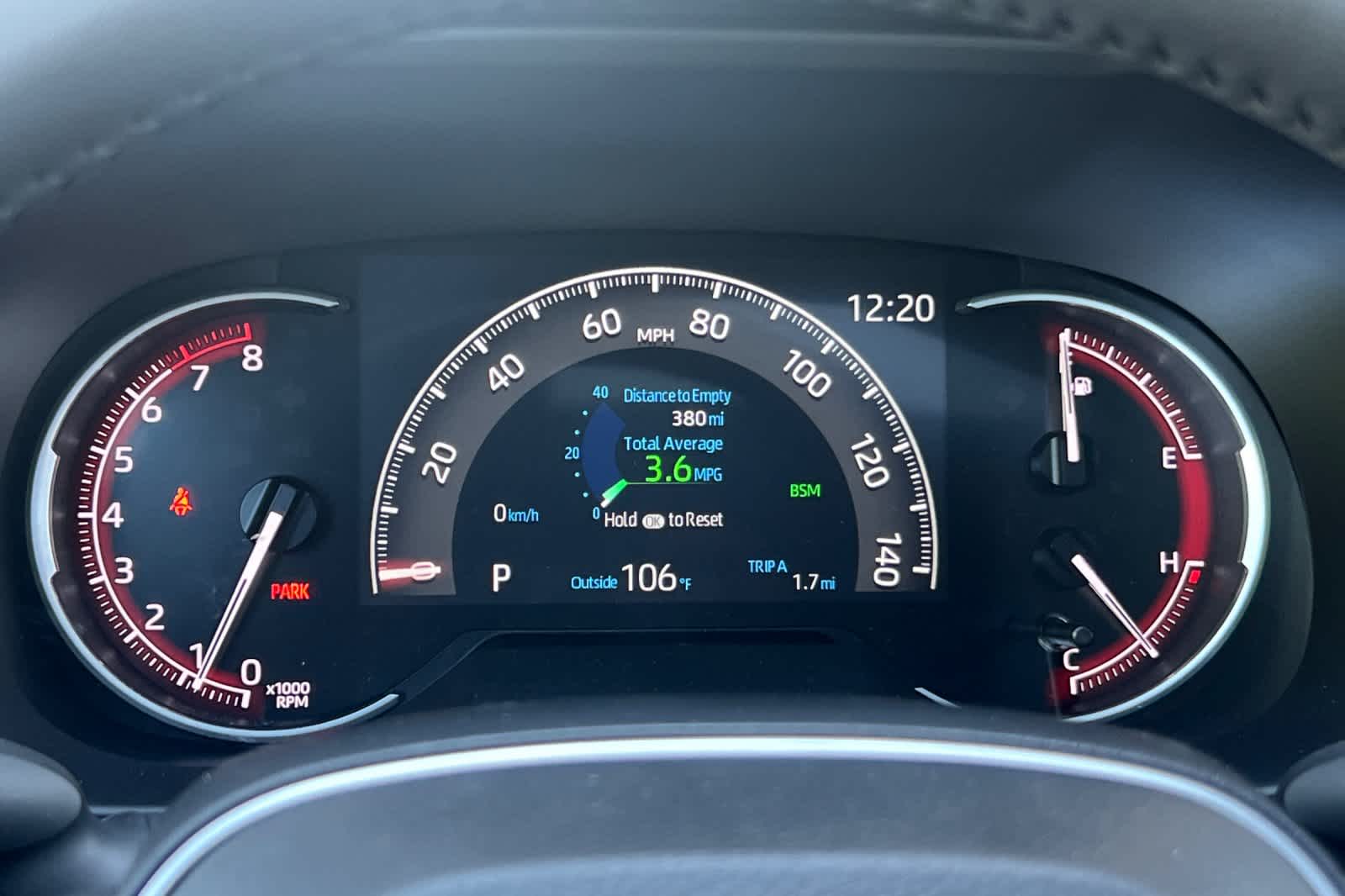 2025 Toyota RAV4 XLE 26